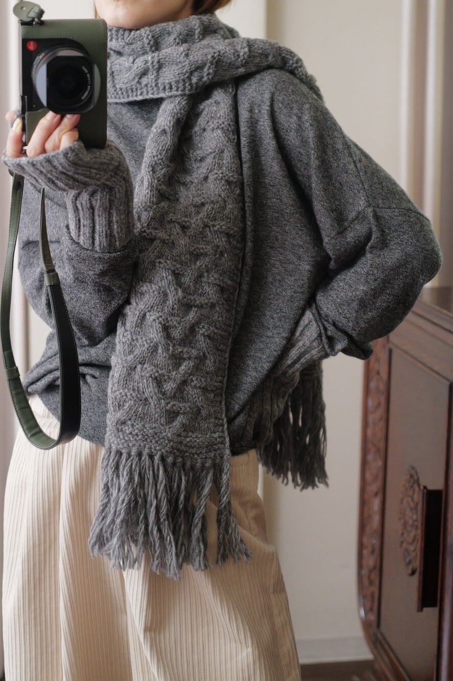 IKITSUKE river cable knit muffler gray