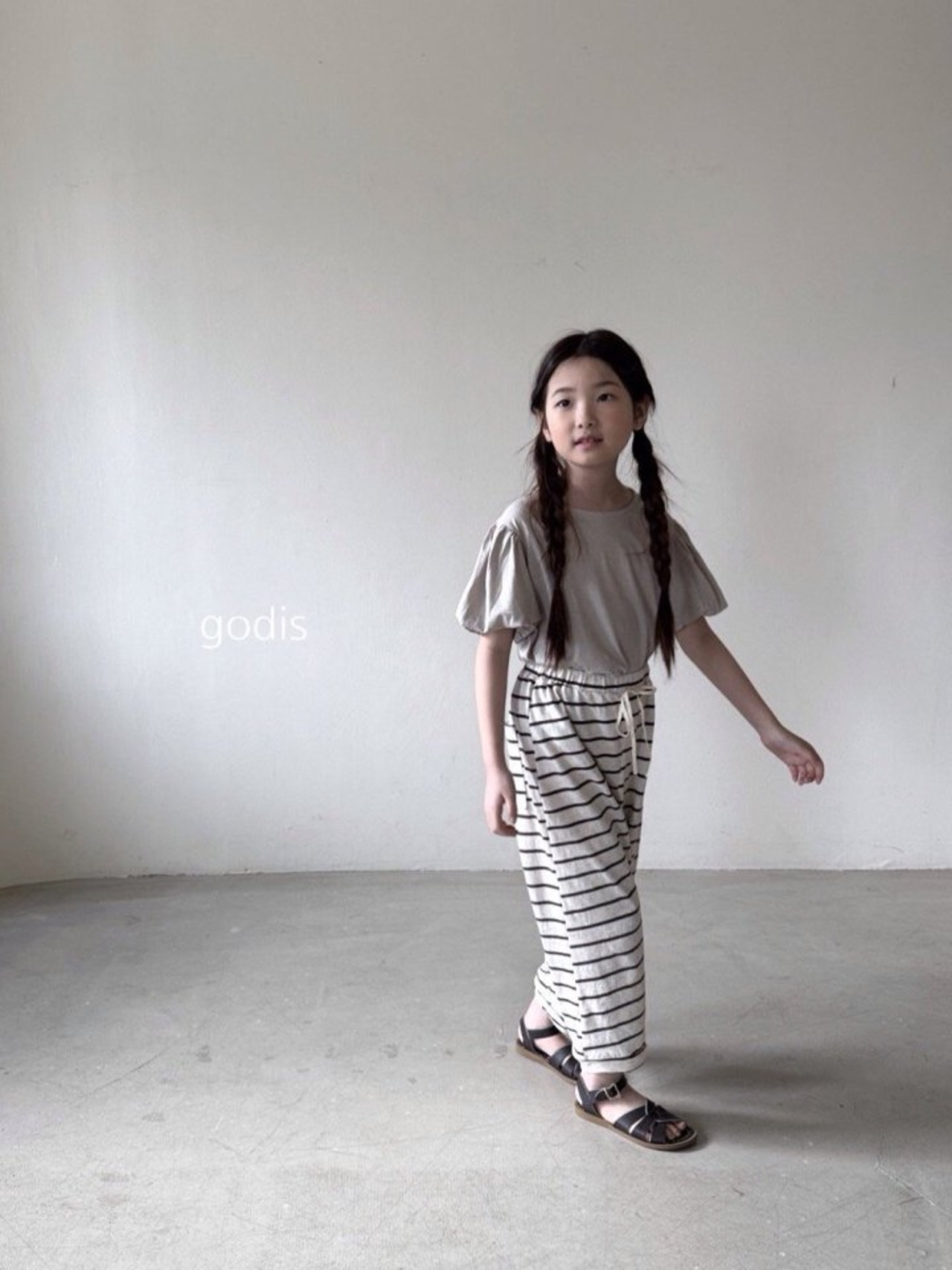 [godis] Balloon Sleeve Tee +fee / [고디스] 벌룬소매티