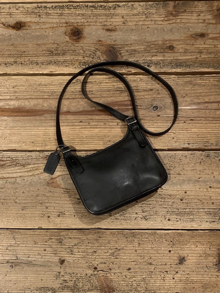 Solid Color Leather Shoulder Bag "COACH"