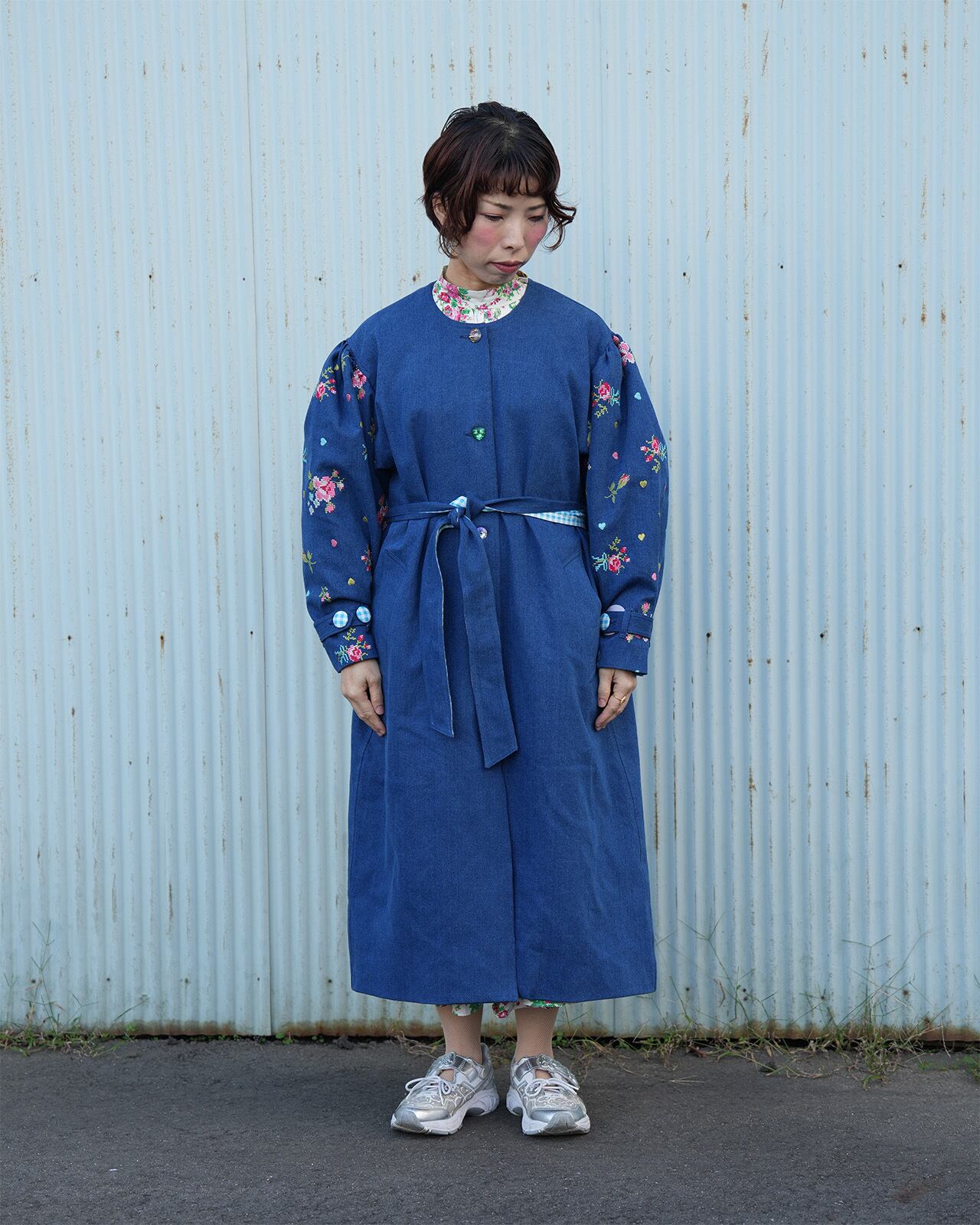 刺繍デニムコート Collarless embroidered coat (Dark blue