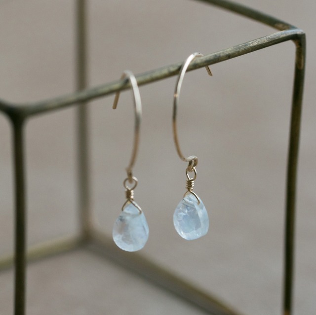 ☆ロイヤルムーンストーンペアシェイプAAA★☆14kgf☆ラウンドフックプピアス・イヤリング変更無料！