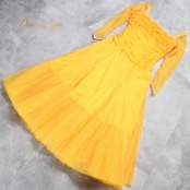 社交ダンス 衣装 スタンダード ドレス ワンピース パーティドレス イエロー系 オレンジ系 ビジュー レース フリル ラインストーン 長袖 派手 フレッシュ 多機能 伸縮性 高品質 シルエット 二重スカート 日本製 彩り 輝き おしゃれ ダンスパーティー 着心地 目立つ