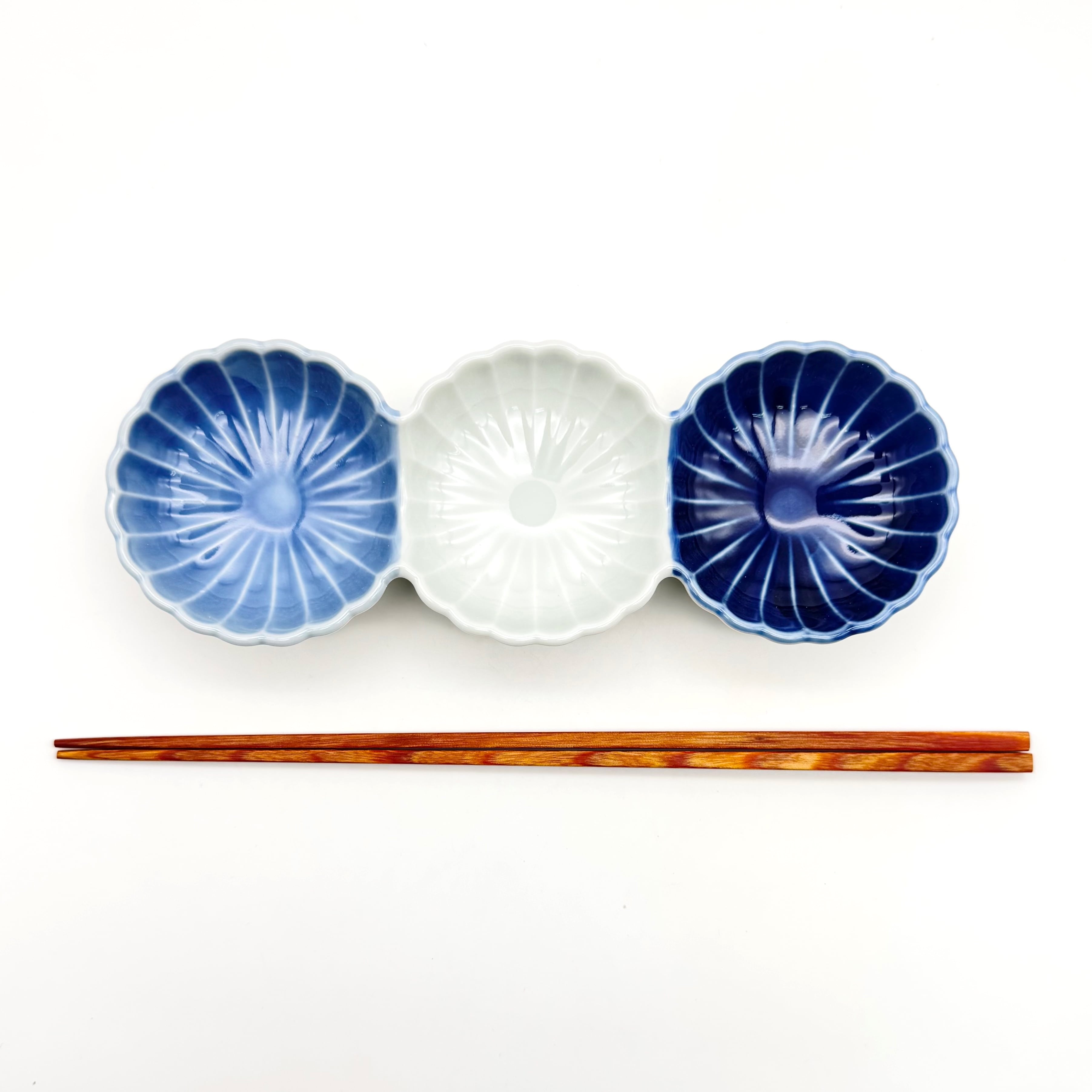 染濃淡 菊型三連皿 | 24to3［西富陶磁器オンラインストア 有田焼