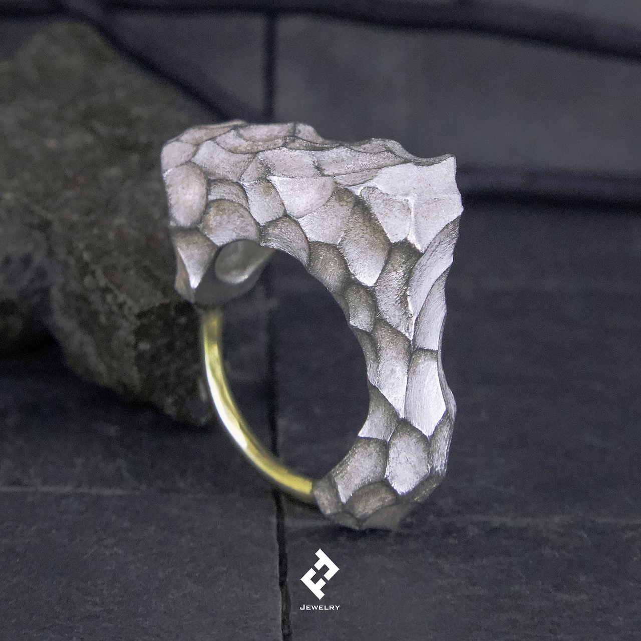 +romvlvs・ring (white)
