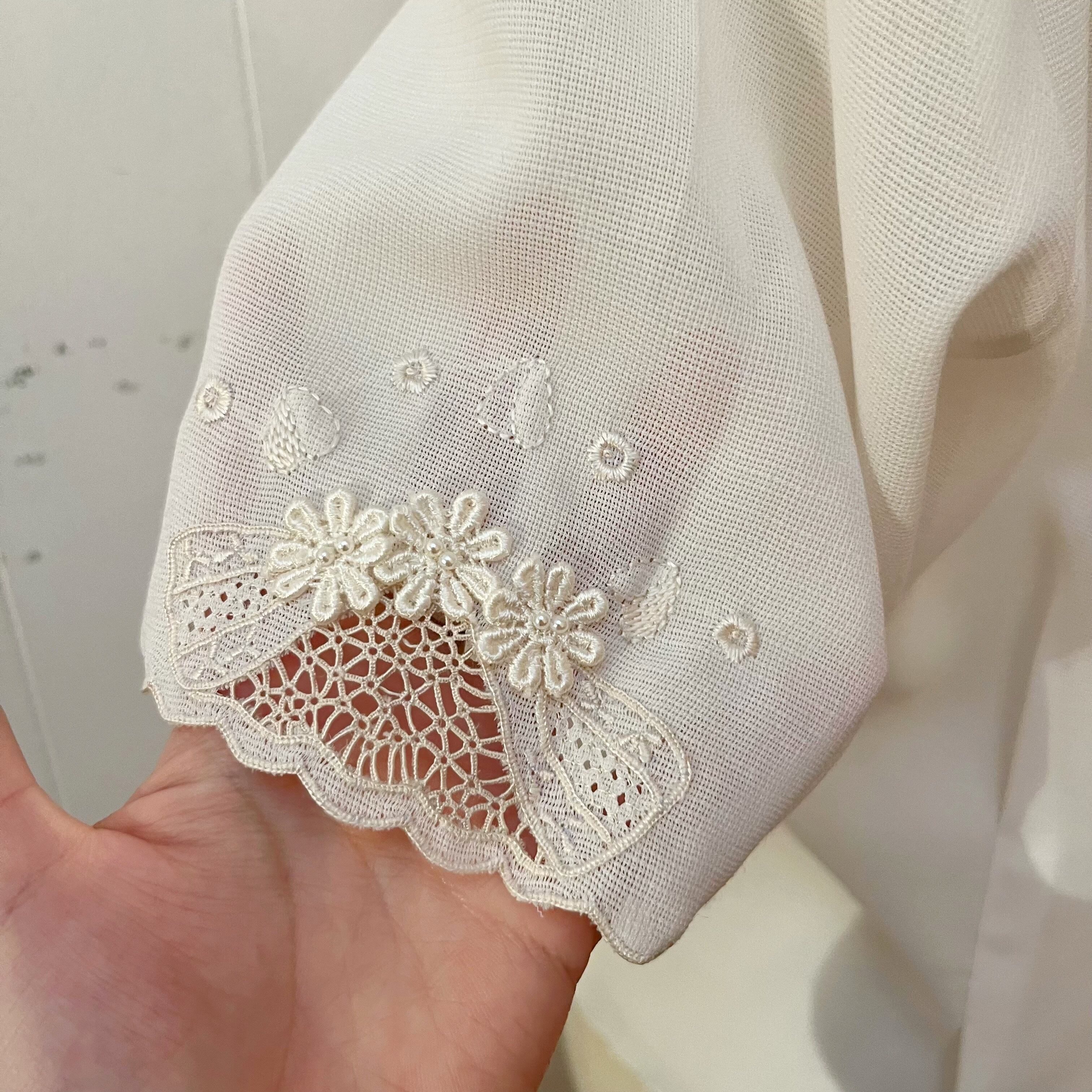 flower ribbon embroidery blouse