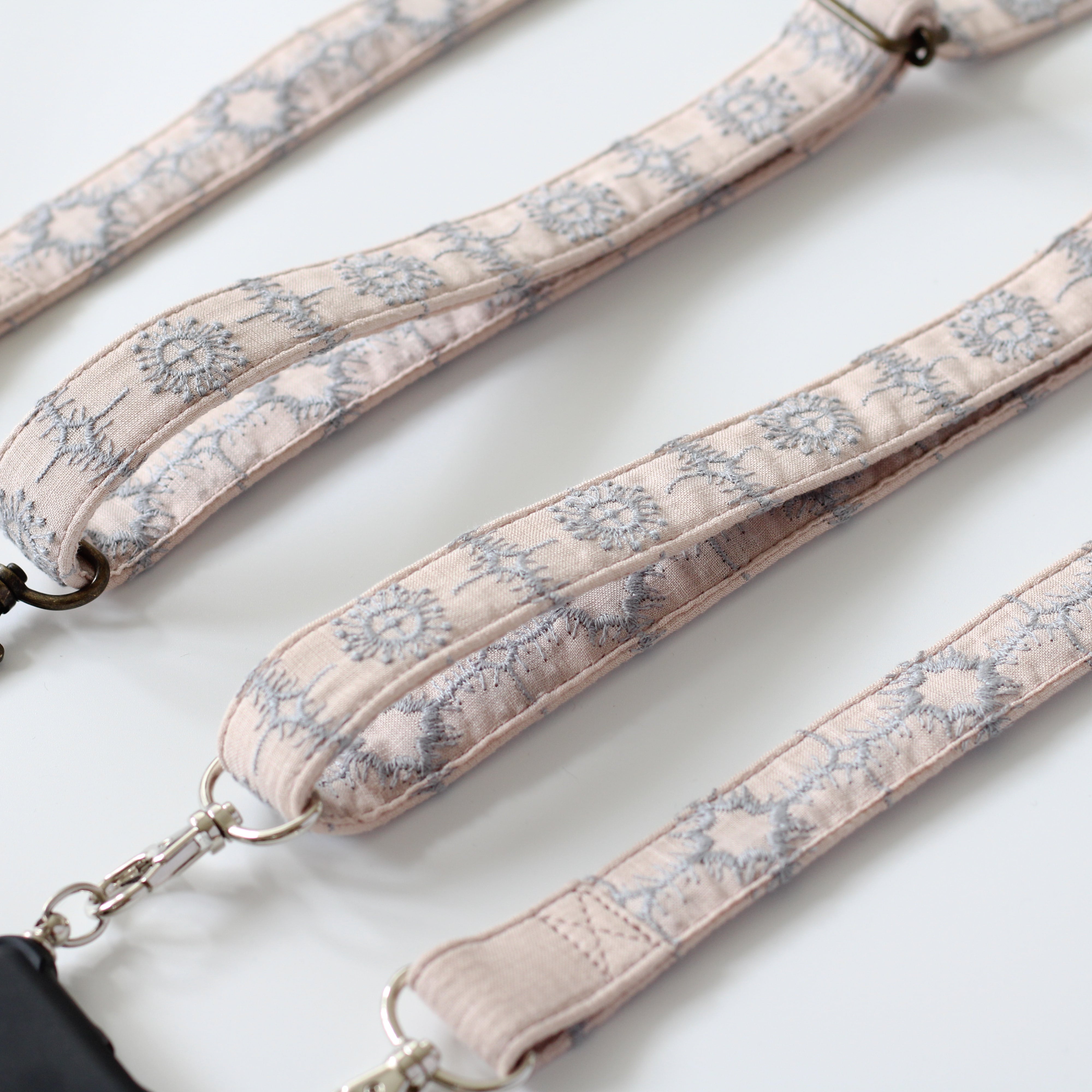 スマホストラップ/バッグストラップ anemone pink beige ミナ