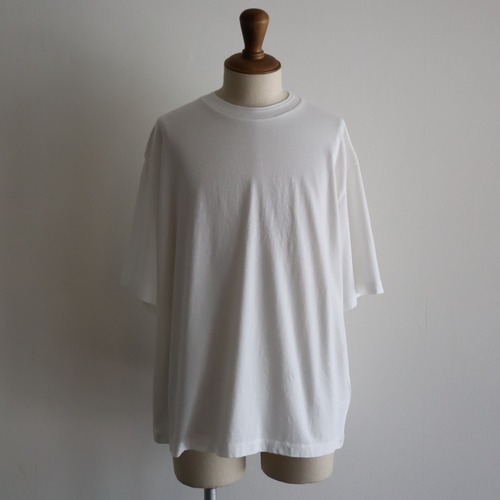 universal products. " C/LI/RA GARMENT DYE S/S T-SHIRTS(WHITE)"