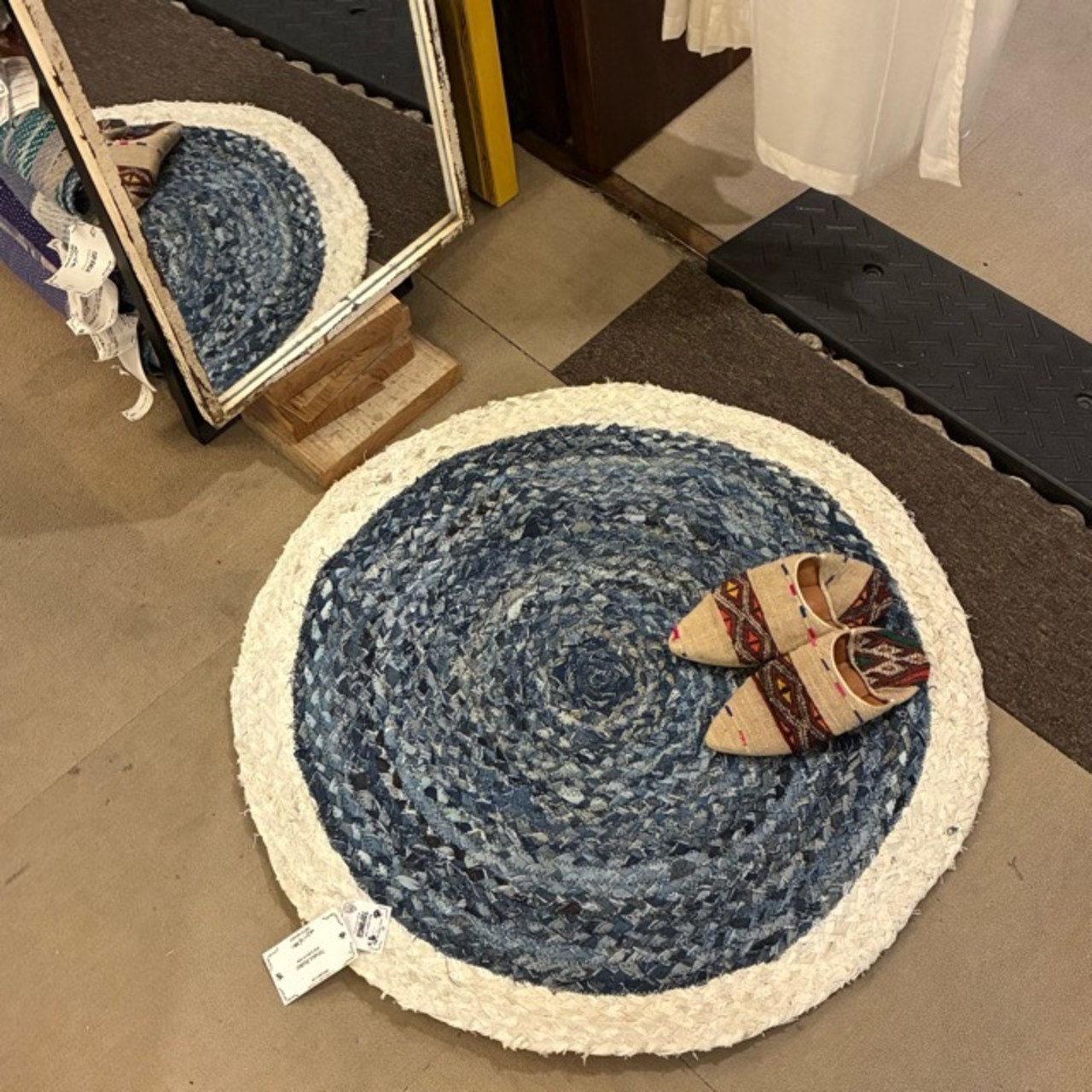 TOPANGA Homefurnishing　リサイクルデニムウィービングラウンドラグマット　80×80cm