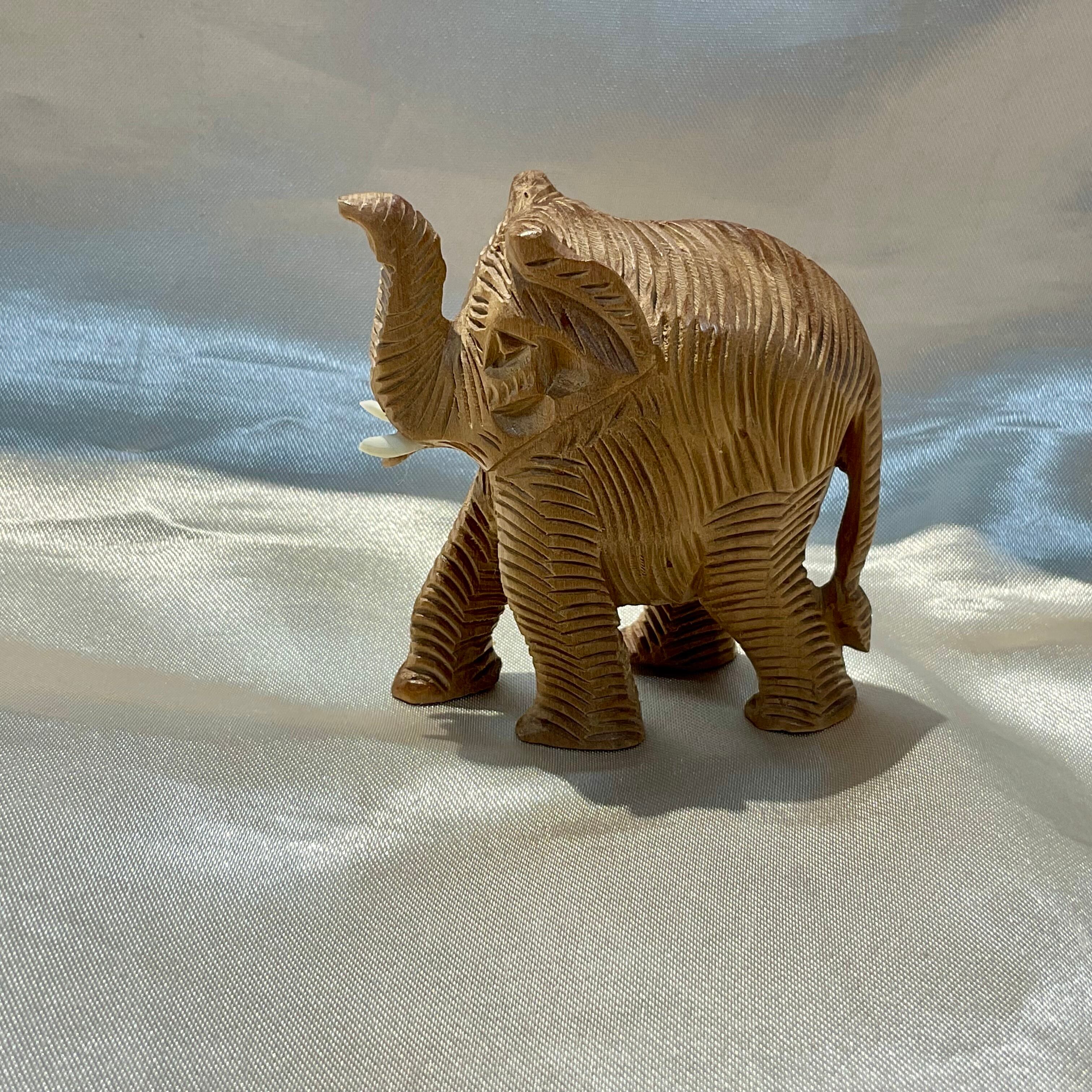 白檀　木彫り　木製象の彫刻 約10cm×12cm白檀 サンダルウッド いい香り】白檀 木彫り 木製象の彫刻 約15cm 白檀 サンダルウッド 白檀