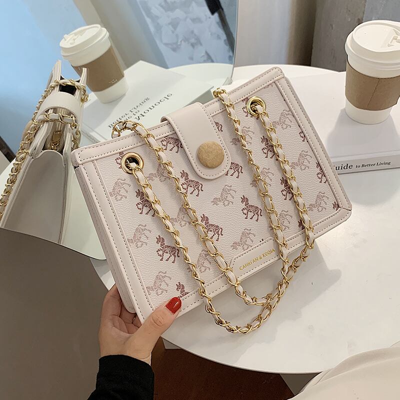 オールマッチチェーンスモールバッグメスバッグ2020人気の新しいトレンディなファッションワンショルダーアンダーアームバッグネットセレブリティメッセンジャースモールスクエアバッグ 手作りハンドバック14004310217