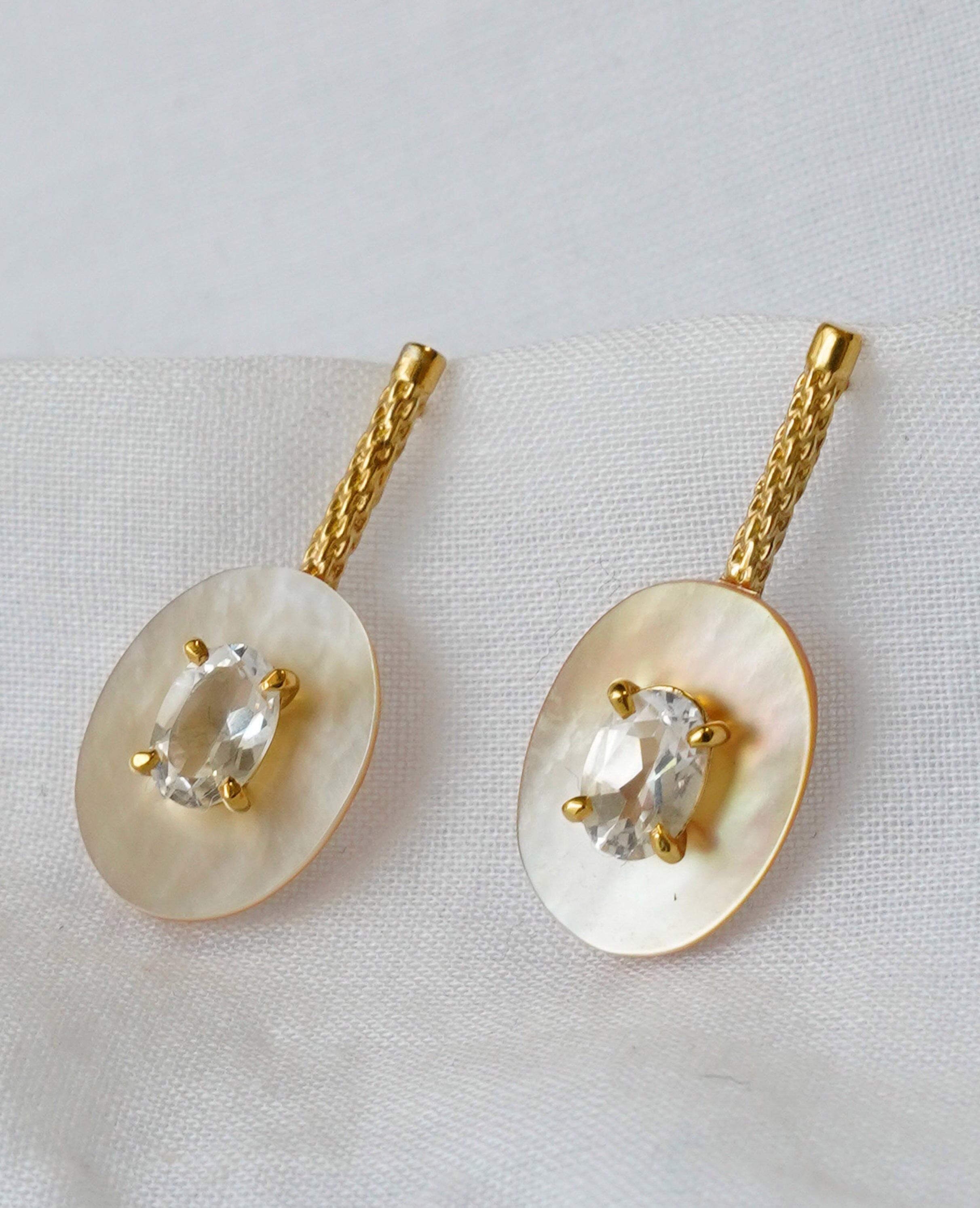 (SV)Mother of Pearl pierced(Quartz)