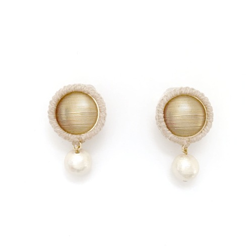 Wrapped Button Pearl Earrings / White (イヤリング/ピアス)