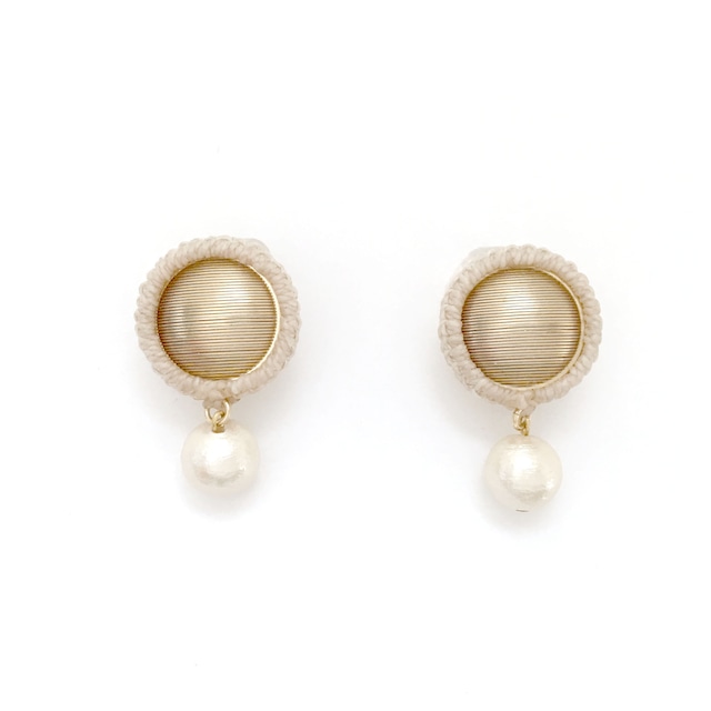 Wrapped Button Pearl Earrings / Khaki (イヤリング/ピアス)