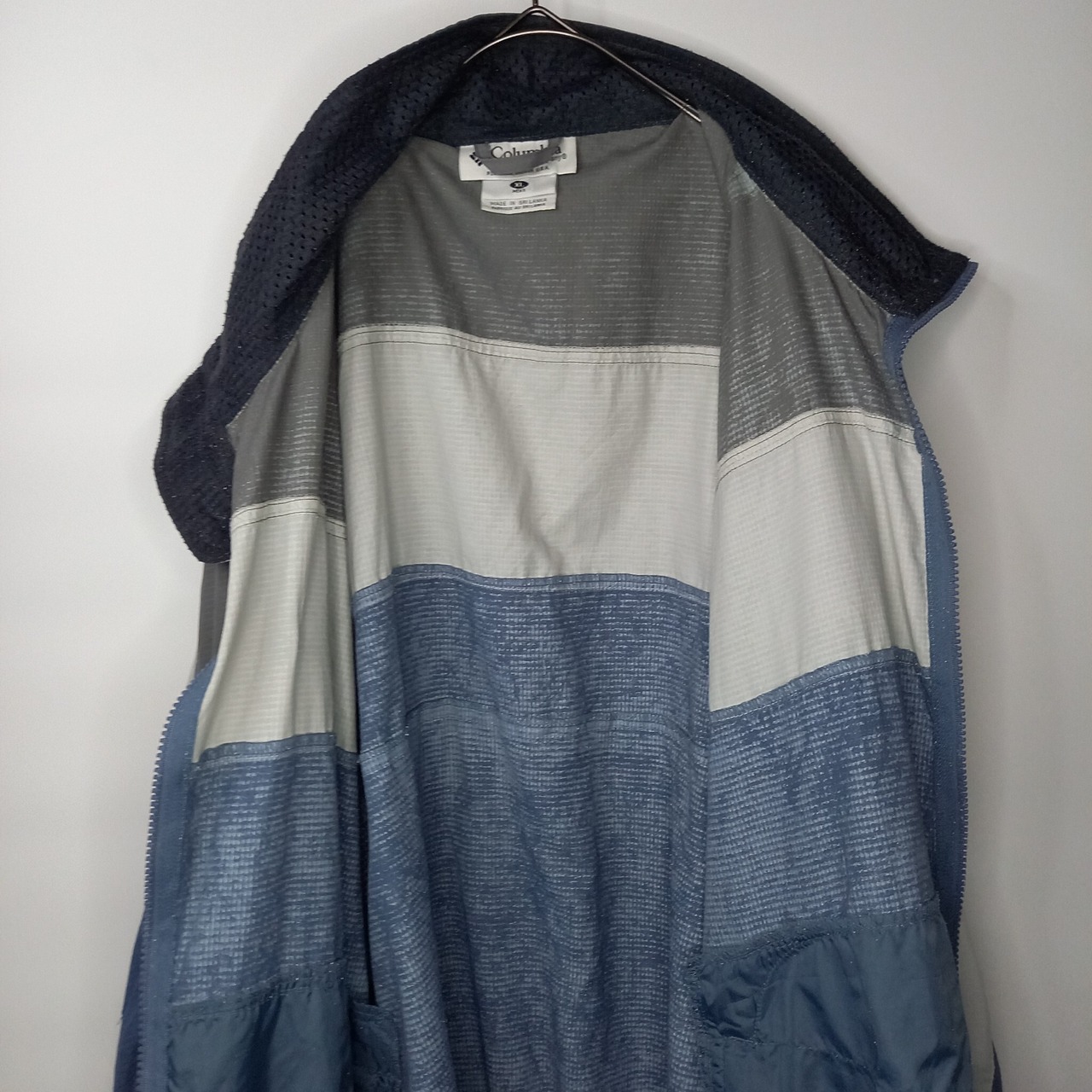 コロンビア　スタンドカラー　ナイロンジャケット　ソフトシェル　マルチカラー