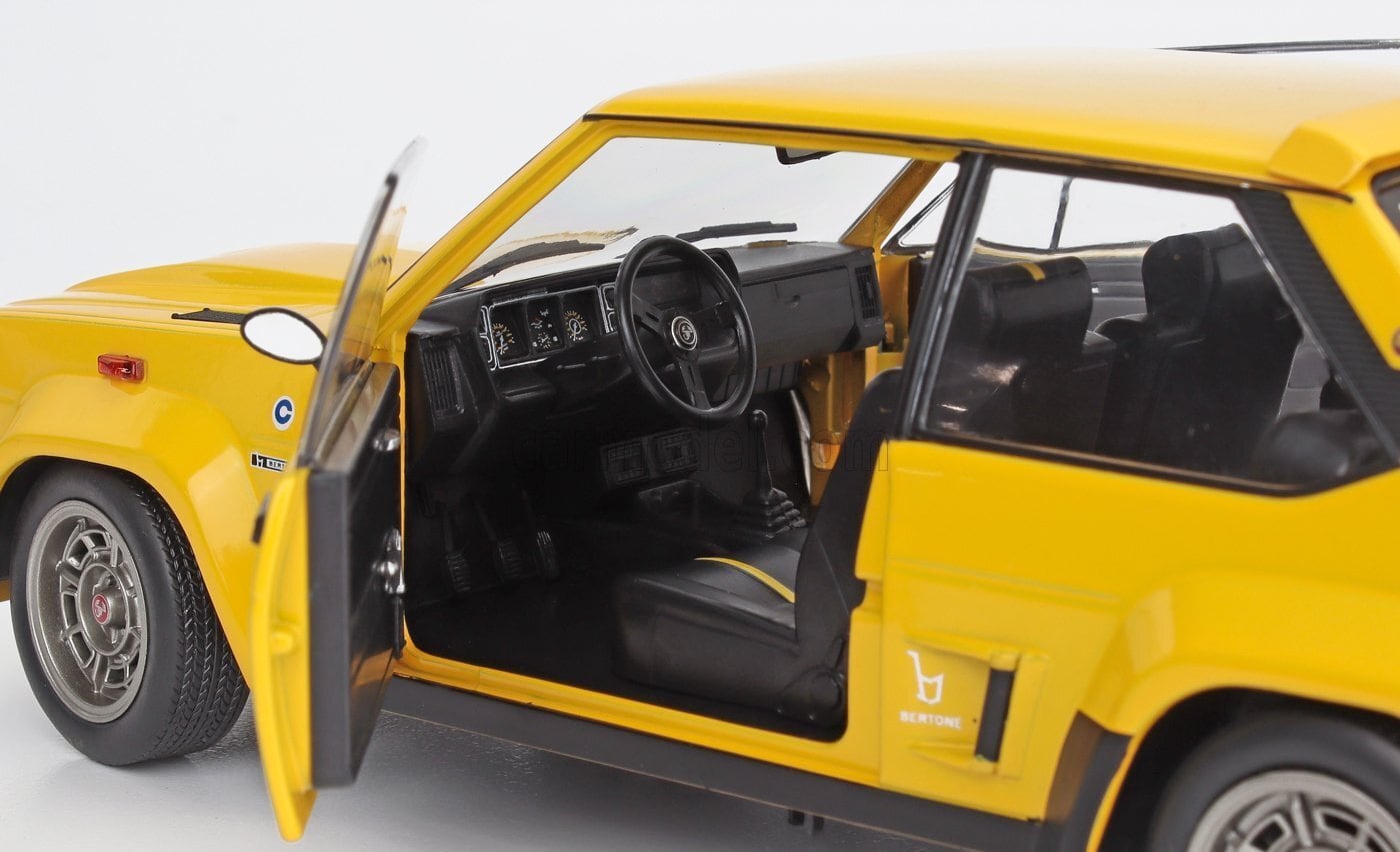 ミニカー 1/18 フィアット 131 アバルト 595 SOLIDO 1/18 FIAT 131
