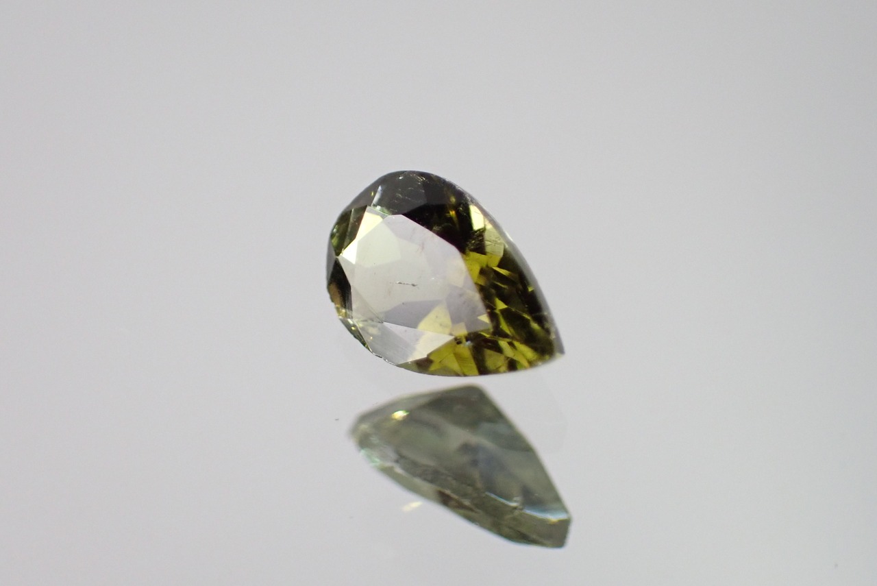 グリーントルマリン　0.43ct　[C12-599]