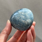 希少＊トロレアイトパーム＊スコルザライト（鉄天藍石）インクォーツ＊天然石インテリア＊天然石置物＊握り石＊2303276