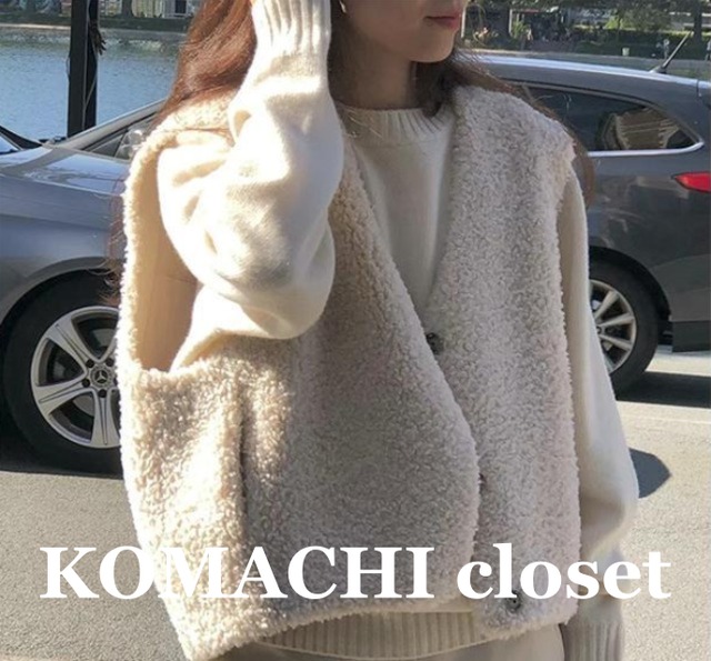 【送料無料】 ベスト もこもこベスト リバーシブル オフホワイト ツーウェイ 2way 韓国 レディース  オルチャン ミニ丈 ミニ ショート ショート丈 袖なし ノースリーブ Vネック もこもこ モコモコ ふわふわ 無地 秋 冬 10代 20代 30代   韓国系 かわいい 大人可愛い きれいめ シンプル 大人 上品 おしゃれ お洒落 大人可愛い 大人女子 こなれ感 キュート 主役級 存在感 抜け感  通学 デート  女子会 お泊まり 休日 旅行 着回し 普段使い 重ね着