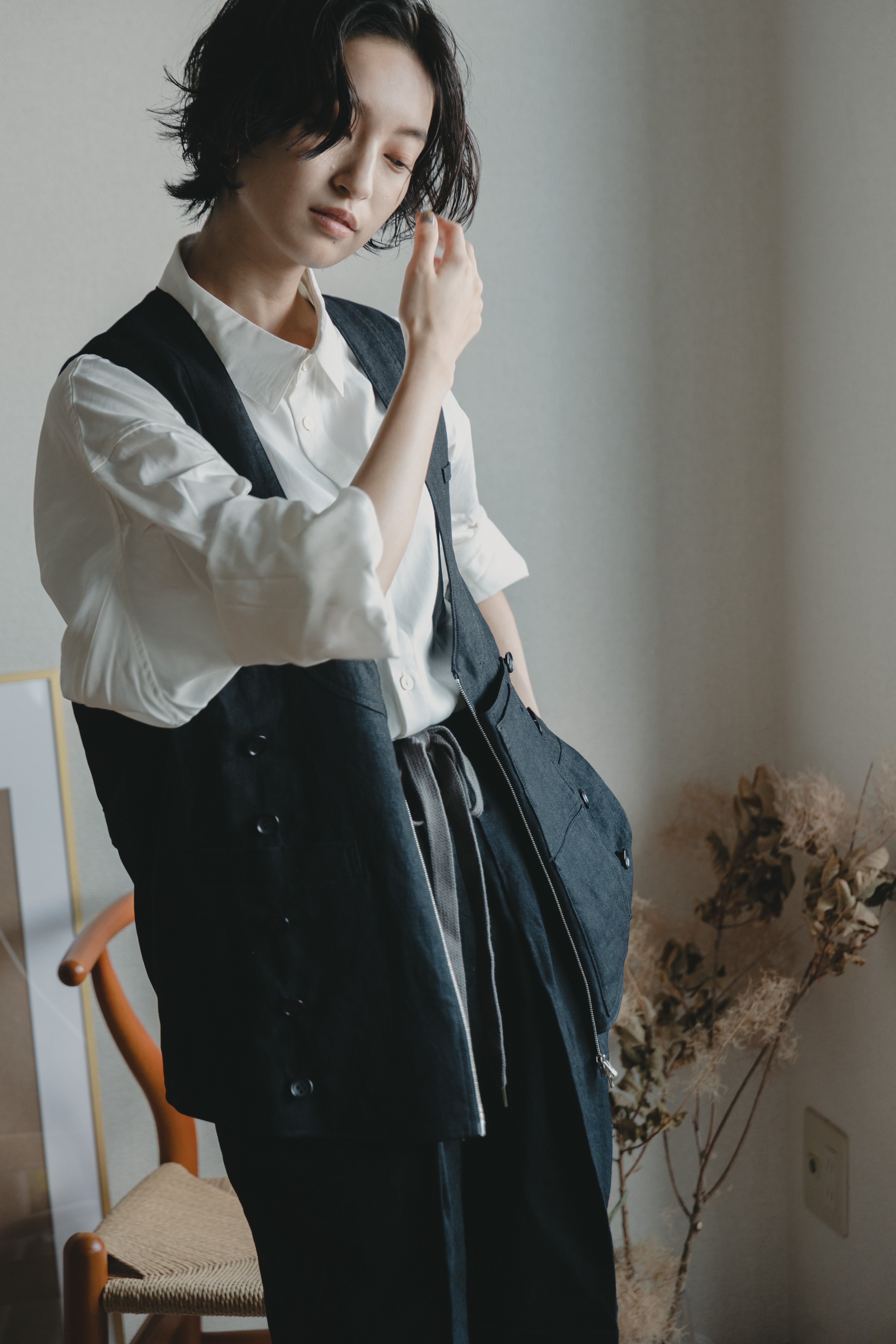 01u10 / ゼロイチユーイチゼロ | new logger Vest / ニューロガー コーデュロイ ベスト | F | ブラック | レディース new logger Vest（ニューロガーベスト） | 01u10