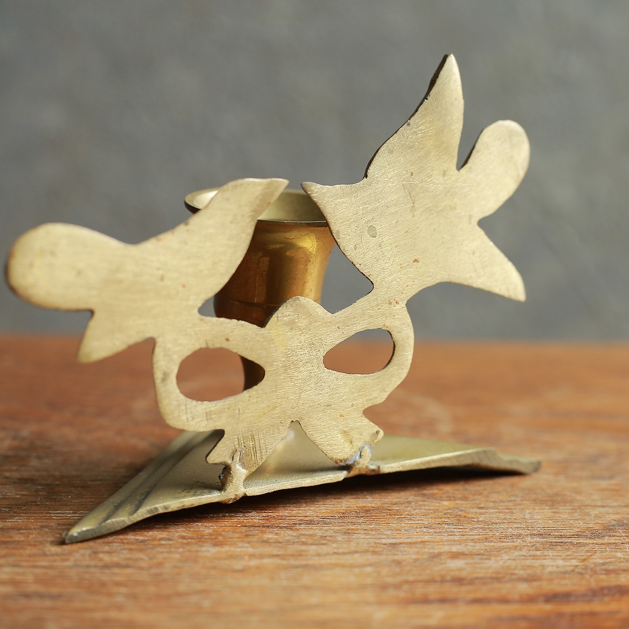 仲睦まじい小鳥が見守る、真鍮のキャンドルホルダー 1