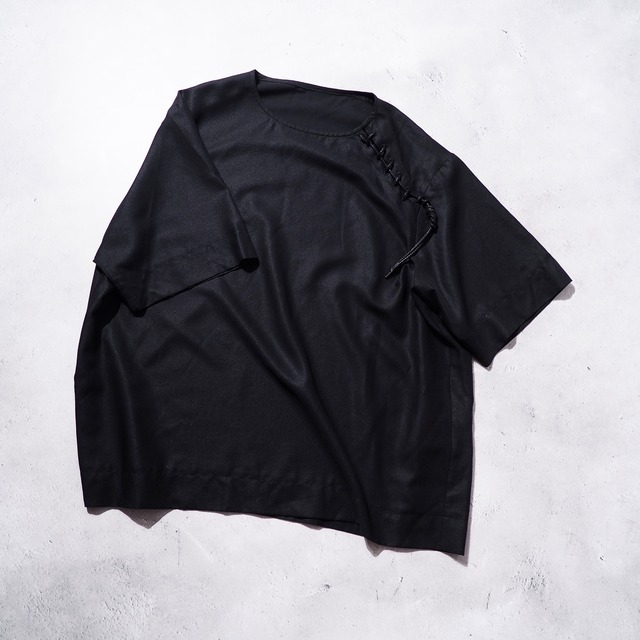 ” KAZUYUKI KUMAGAI - ATTACHMENT ” Black Lace up Over silhouette Tee