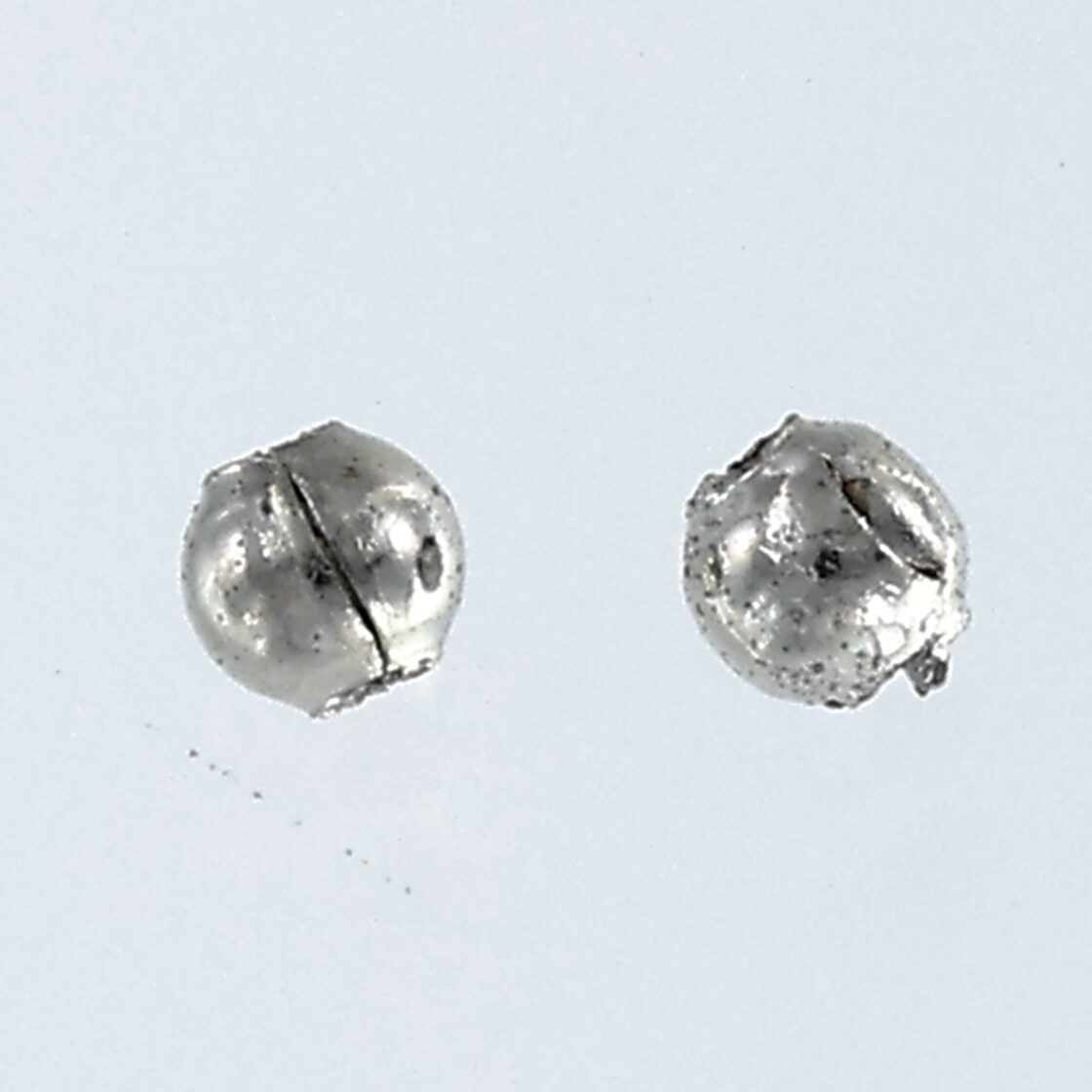 メタルビーズ 2mm シルバー 9000個 セット 丸 穴あり ラウンド 
