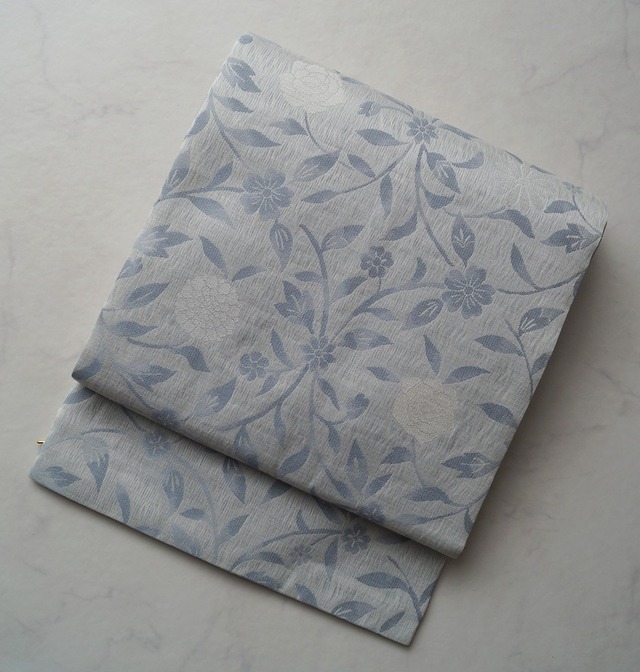 【なごや帯】白灰地　全通三重錦織　花唐草文　なごや帯