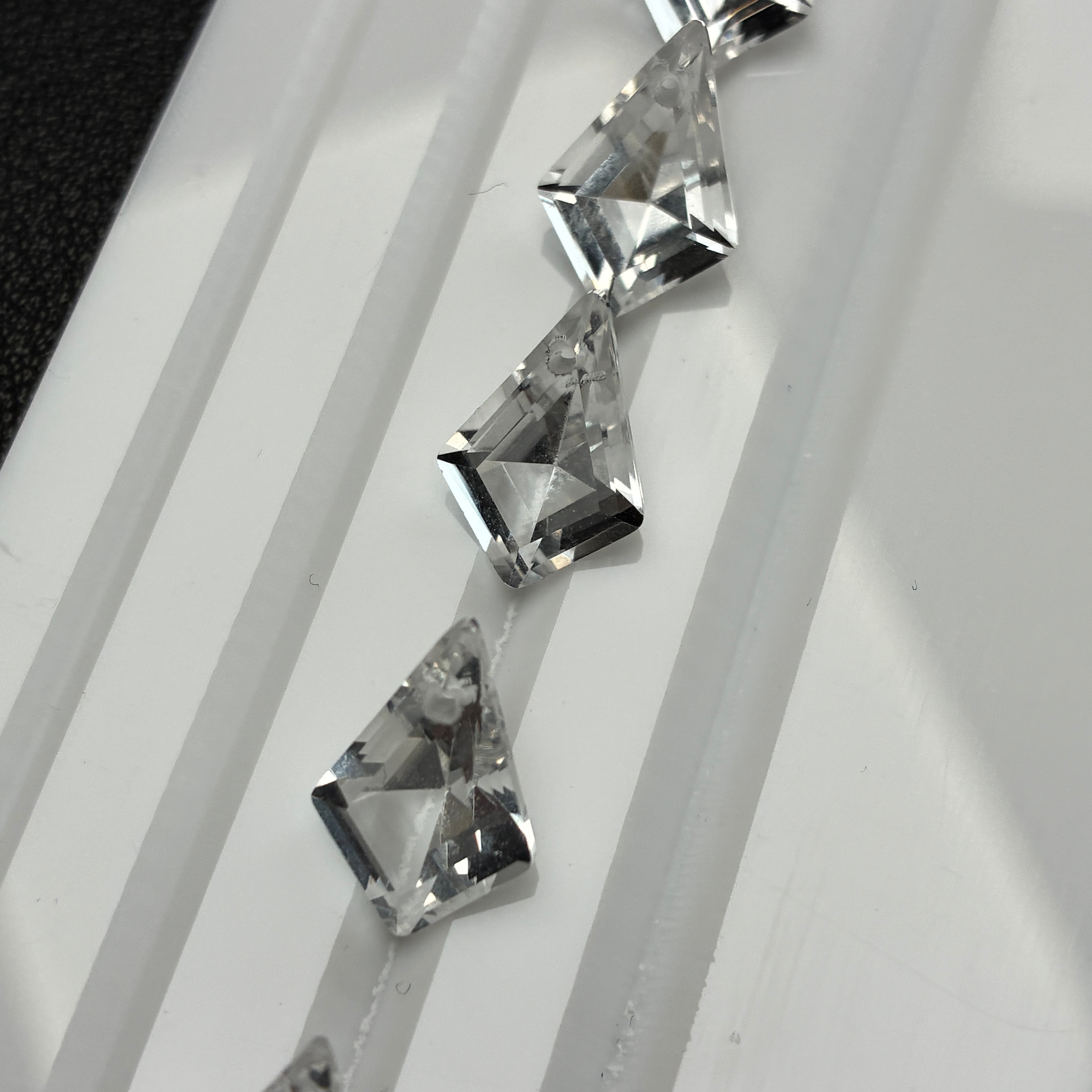 水晶　菱形　上穴あり 8粒セット　｜K0107