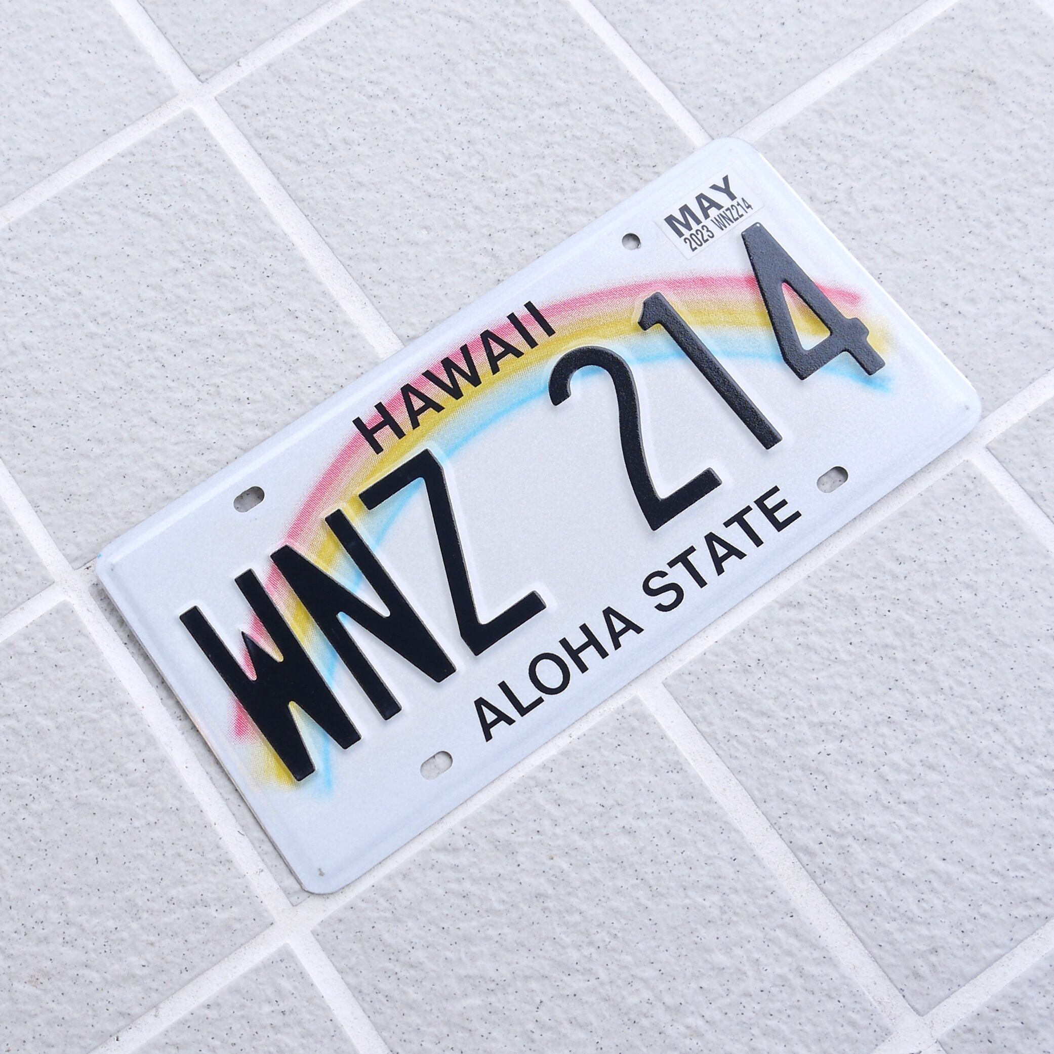 ★ハワイ直輸入★本物 ハワイ ナンバープレート/レインボー ライセンスプレート/バレンタインデー/Hawaii/酒井法子/JUJU/信人★WNZ 214