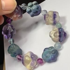4.可愛いグラデーションフローライト・肉球ブレスレット