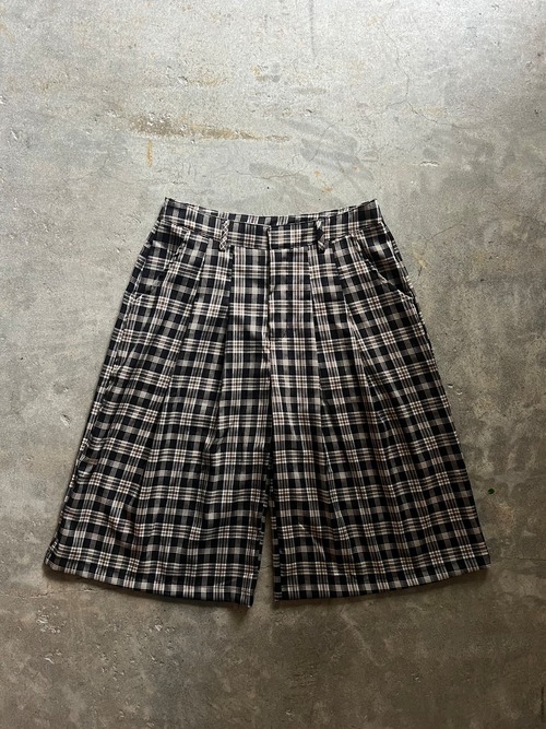 チェック柄 タック ショートパンツ ハーフパンツ ワイド 膝上丈 ブラック×ホワイト×ブラウン