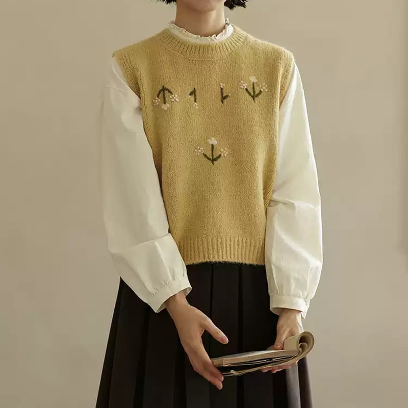 花刺繍入りニットベスト M1002