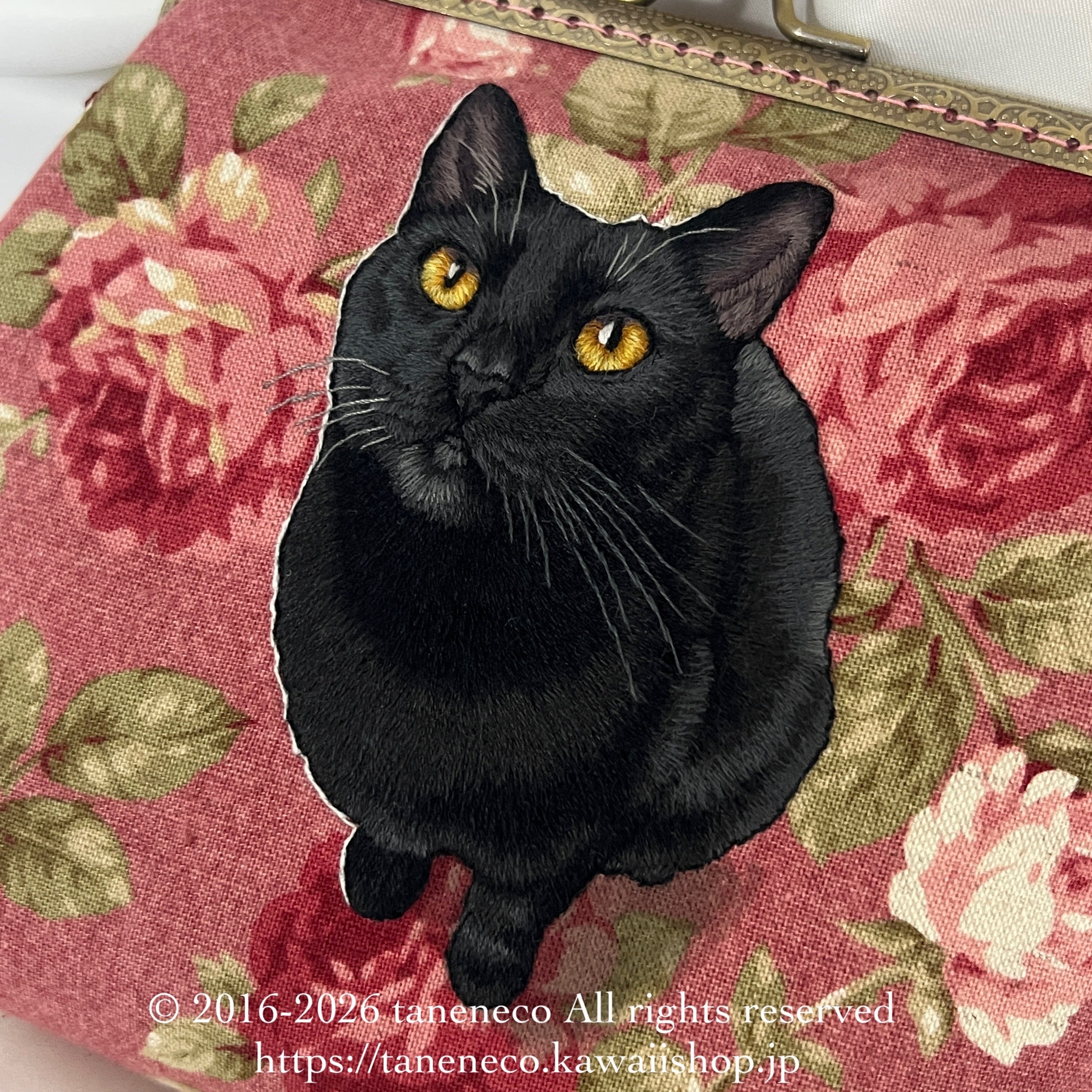 taneneco手刺繍『Rose noire-黒薔薇-』がま口ポーチ | Taneneco Shop