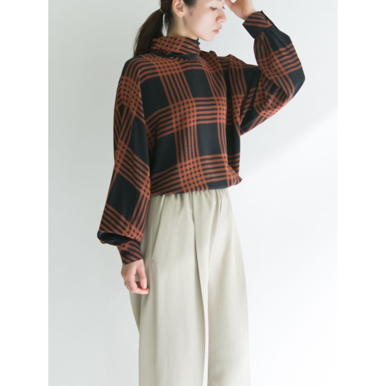 【Made in Italy】High neck dolman sleeve silk blouse with check patterns（イタリア製 チェック柄ドルマンスリーブ ハイネックシルクブラウス）