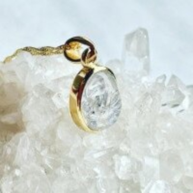 【レア】【超美石】デュモルチェライトイン　クォーツ　ペンダント（チェーンつき）　3072