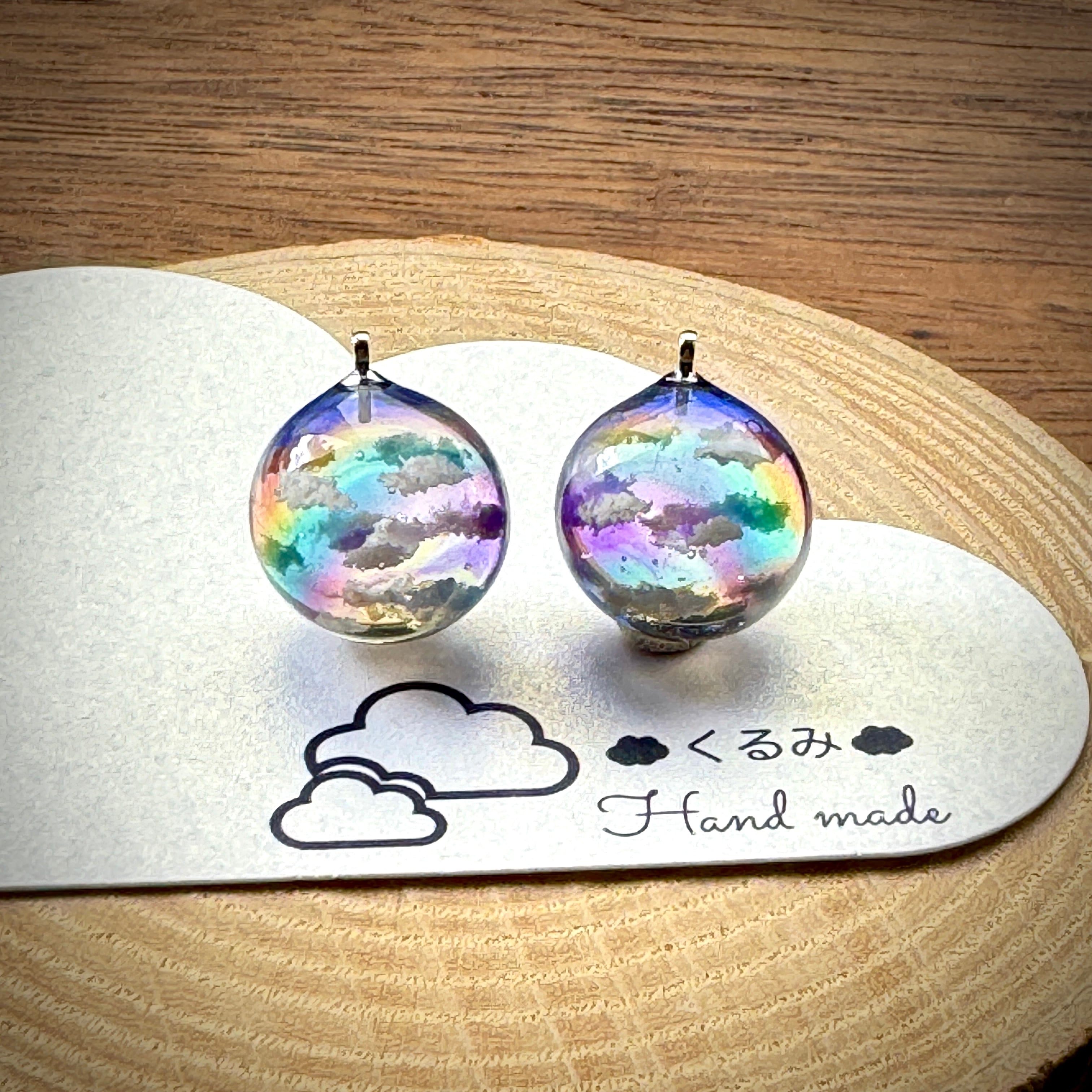 レジンピアス イヤリング 虹の空 半球 14mm b