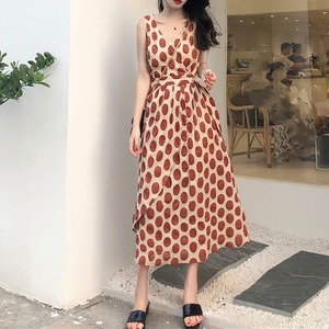 ドット柄ワンピース ノースリーブドレス レディース 送料無料 ワンピース ドレス フレアワンピース ドット柄カシュクールワンピース Vネックドット柄ロングワンピース シャツワンピース フレアワンピース キャミソールワンピース ロングドレス ミモレ丈 ロング マキシ 袖なし ノースリーブ Vネック カシュクール フレア ウエストリボン エレガント 大人可愛い きれいめ ナチュラル 華やか 上品 レトロ キュート ガーリー ドット柄 水玉 脚長 高見え 格上げ インスタ映え 春夏