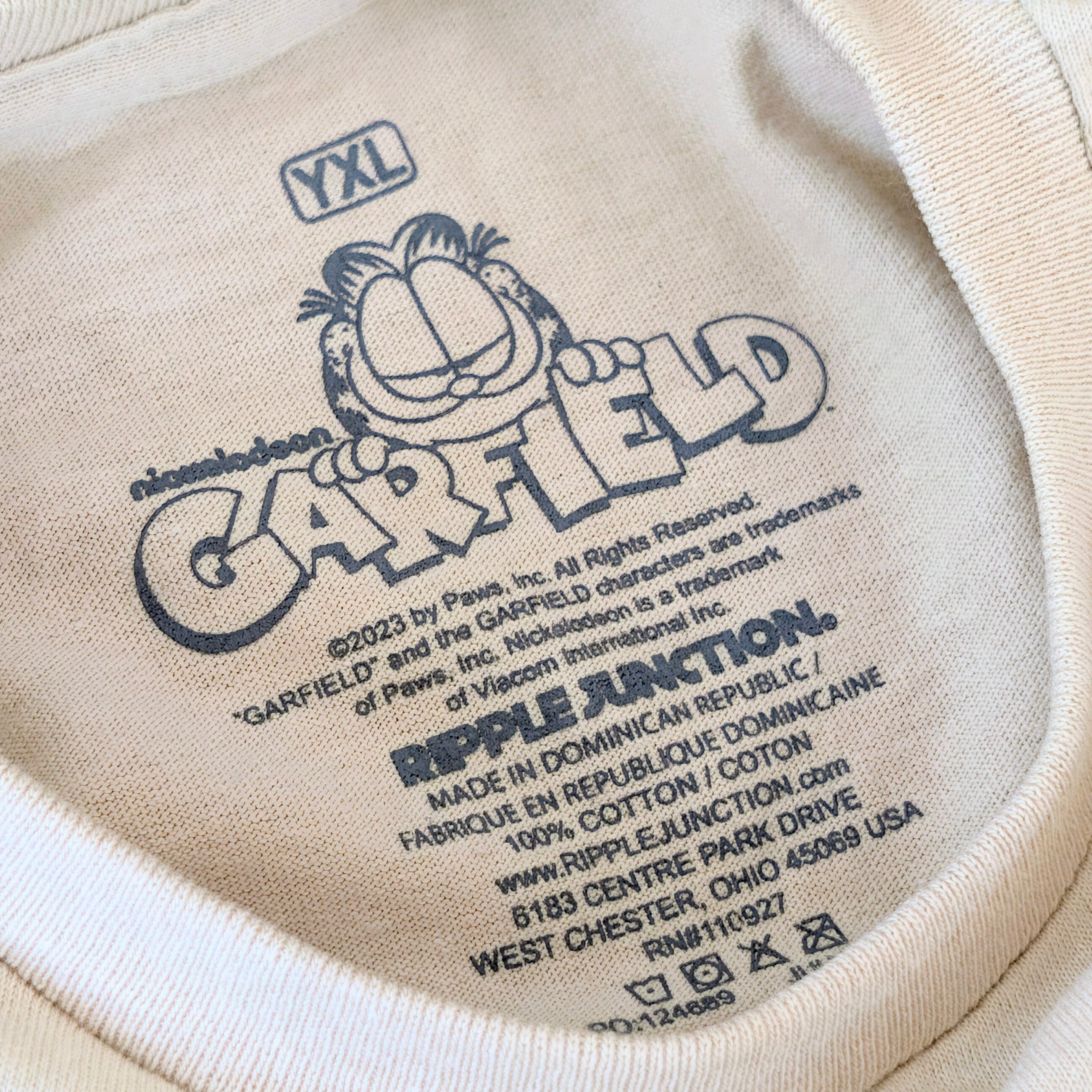 ✨️HAPPY HALLOWEEN✨️【 Garfield（ ガーフィールド ） 】HAPPY HALLOWEEN Tシャツ / US KIDS SIZE(日本のMサイズ相当) 〚アメリカン雑貨 アメトイ〛