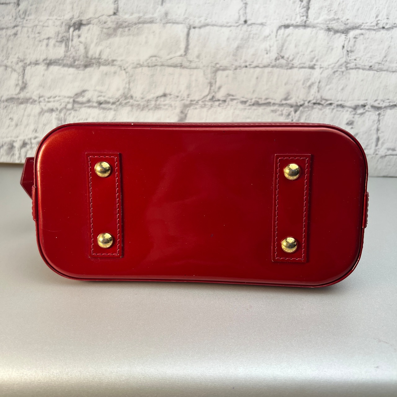 LOUIS VUITTON ルイヴィトン アルマBB ２WAY エナメル ショルダーバッグ レッド A-9826