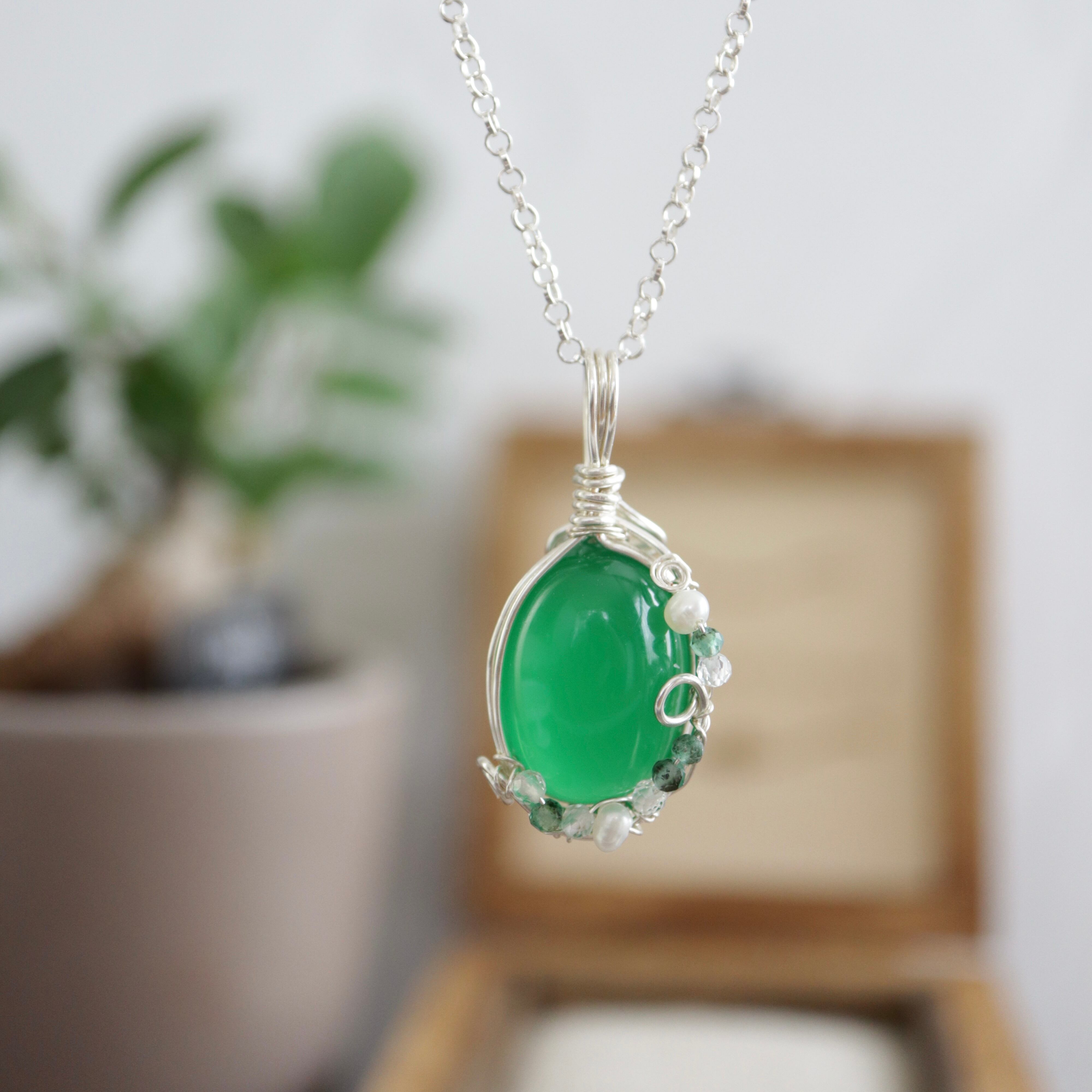 専用出品になります 獅子座・山羊座の守護石 グリーンオニキス ワイヤーラッピング ペンダントトップ