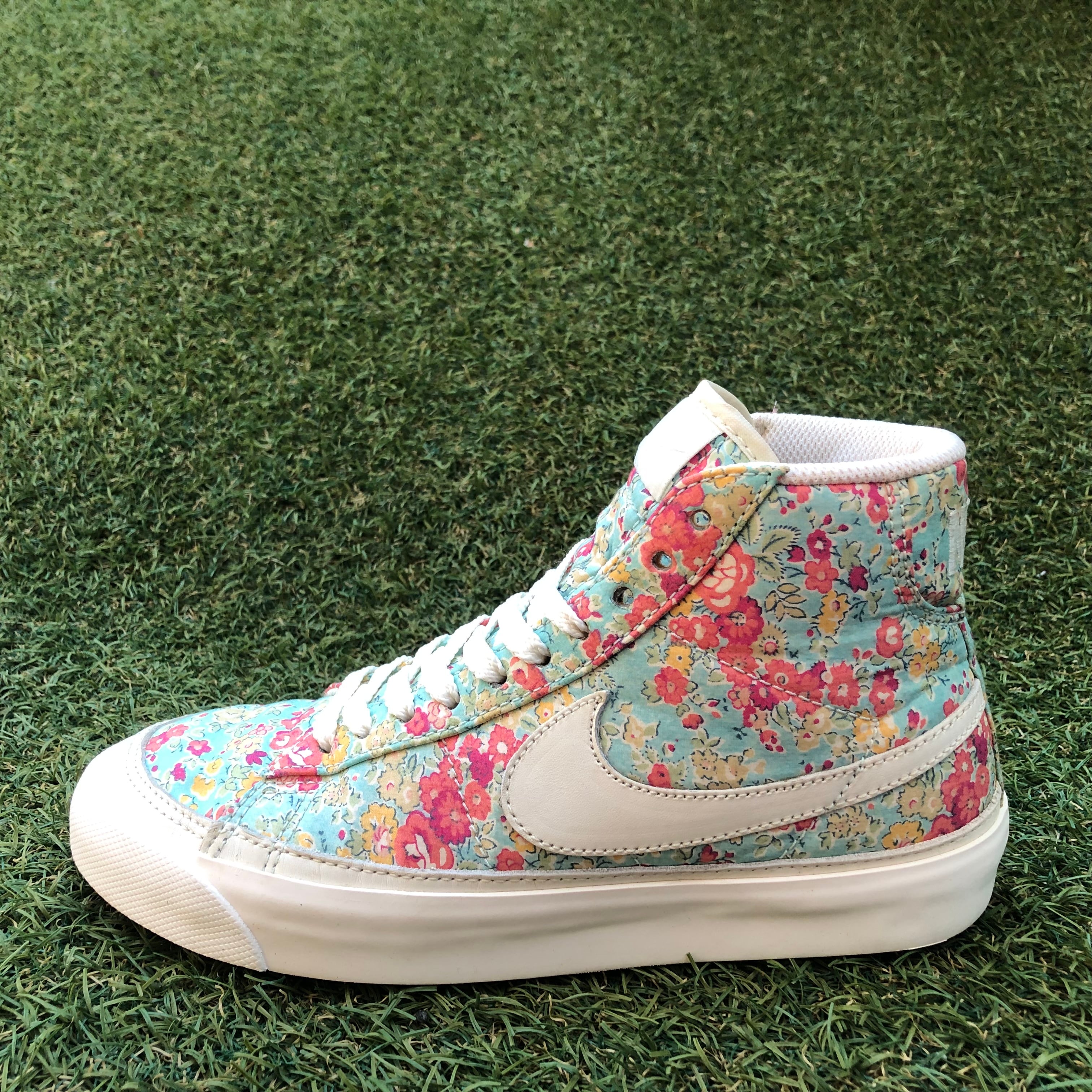 NIKE×LIBERTY BLAZER MID PREMIUM ナイキ ブレザーミッド プレミアム HC090