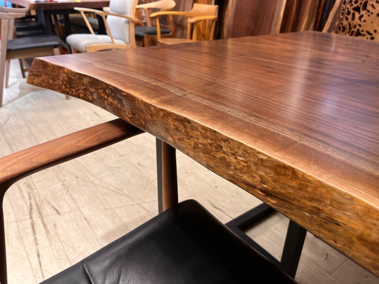 OUTLET】ウォールナット_1600×770-970×50_新宿店_テーブル天板/一枚板