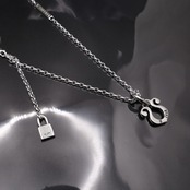 RHYTHMIC HORSESHOE NECKLACE / リズミックホースシューネックレス