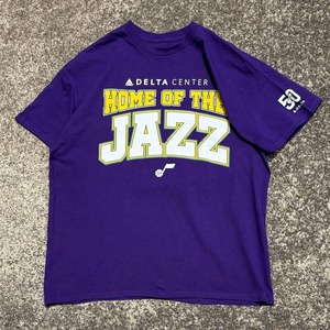 【XLサイズ 程】NBA ユタ ジャズ チーム創設50周年記念 袖ロゴ入り 古着 Tシャツ
