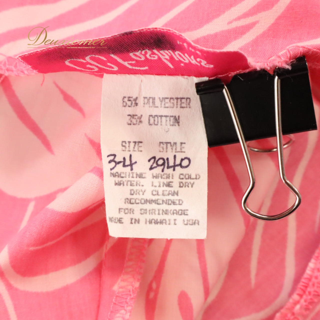 フラダンス 衣装 CC Fashions CCファッション ワンピース ドレス ピンク系 モンステラ柄 植物柄 ハワイアンプリント ハワイアン アロハ フラ ダンス レッスン 練習 ハワイアンダンス フリル フレアスカート ホワイト系 ハワイ製 華やか かわいい おしゃれ 上品 大人っぽい ダンス衣装