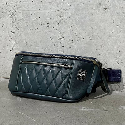 LEATHER SLING BAG <QUILT POCKET> (BLUE) / GERUGA | Cross Road Blues
