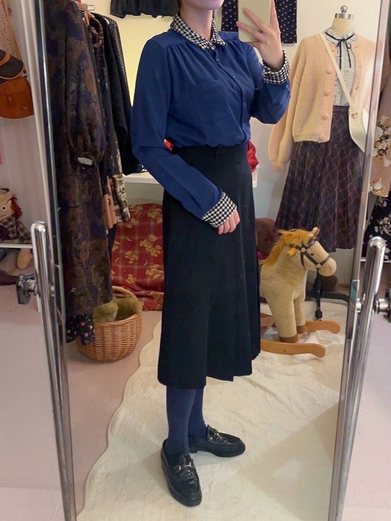 houndstooth collar blue blouse