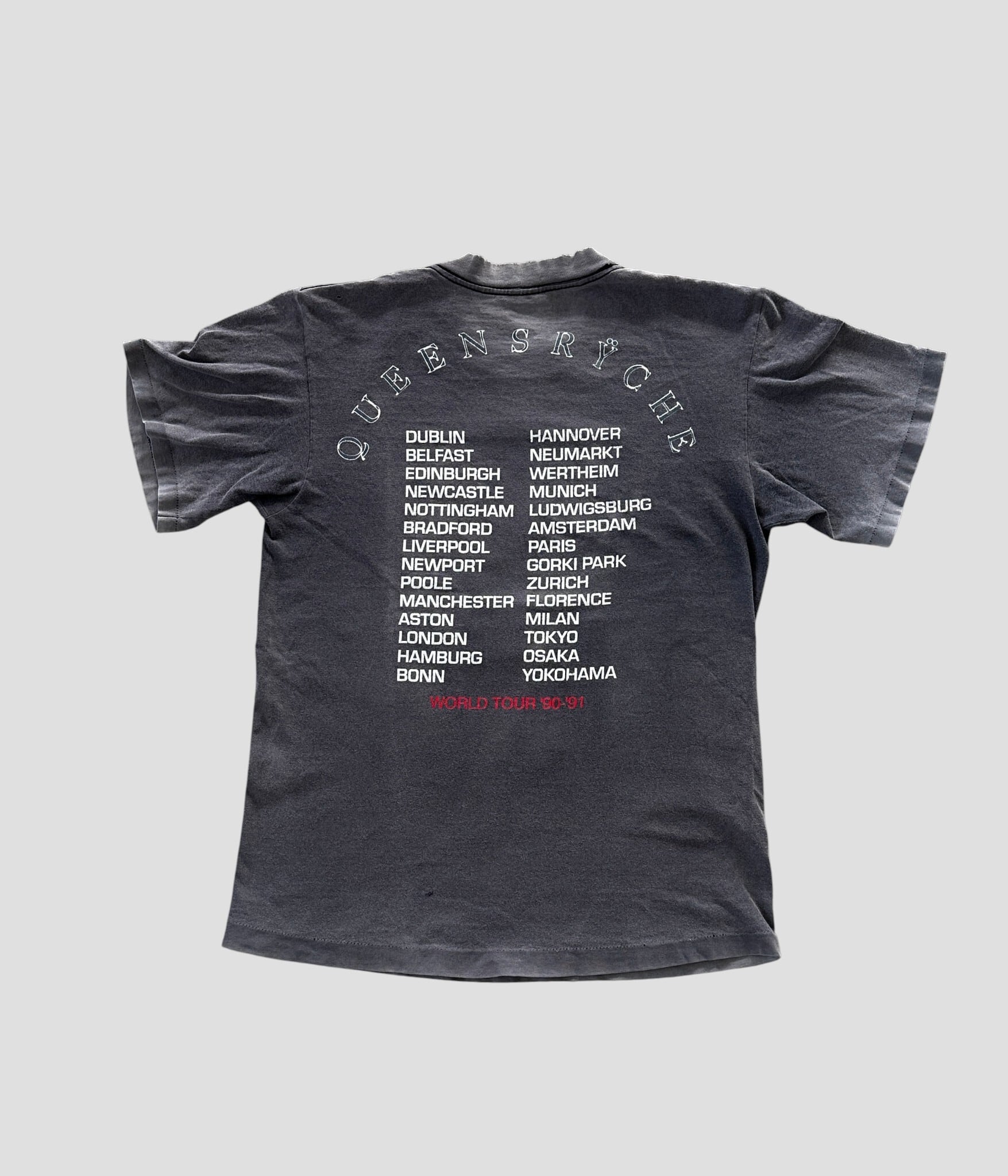 QUEENSRYCHE- Vintage 90s L Metal Band T-shirt | BEGGARS BANQUET