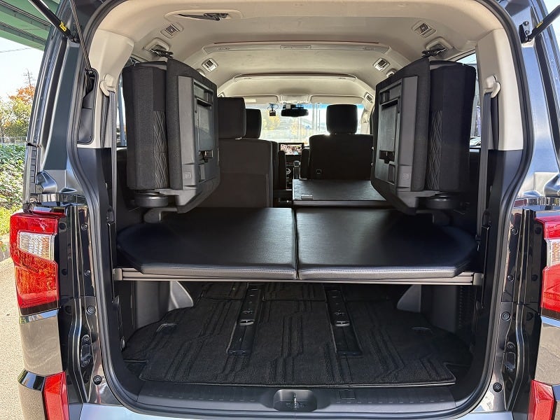 デリカD5専用ベッドキットの天板ブラック 楽天市場】デリカD5 ベッド天板 ブラックレザー 高耐久チップウレタン