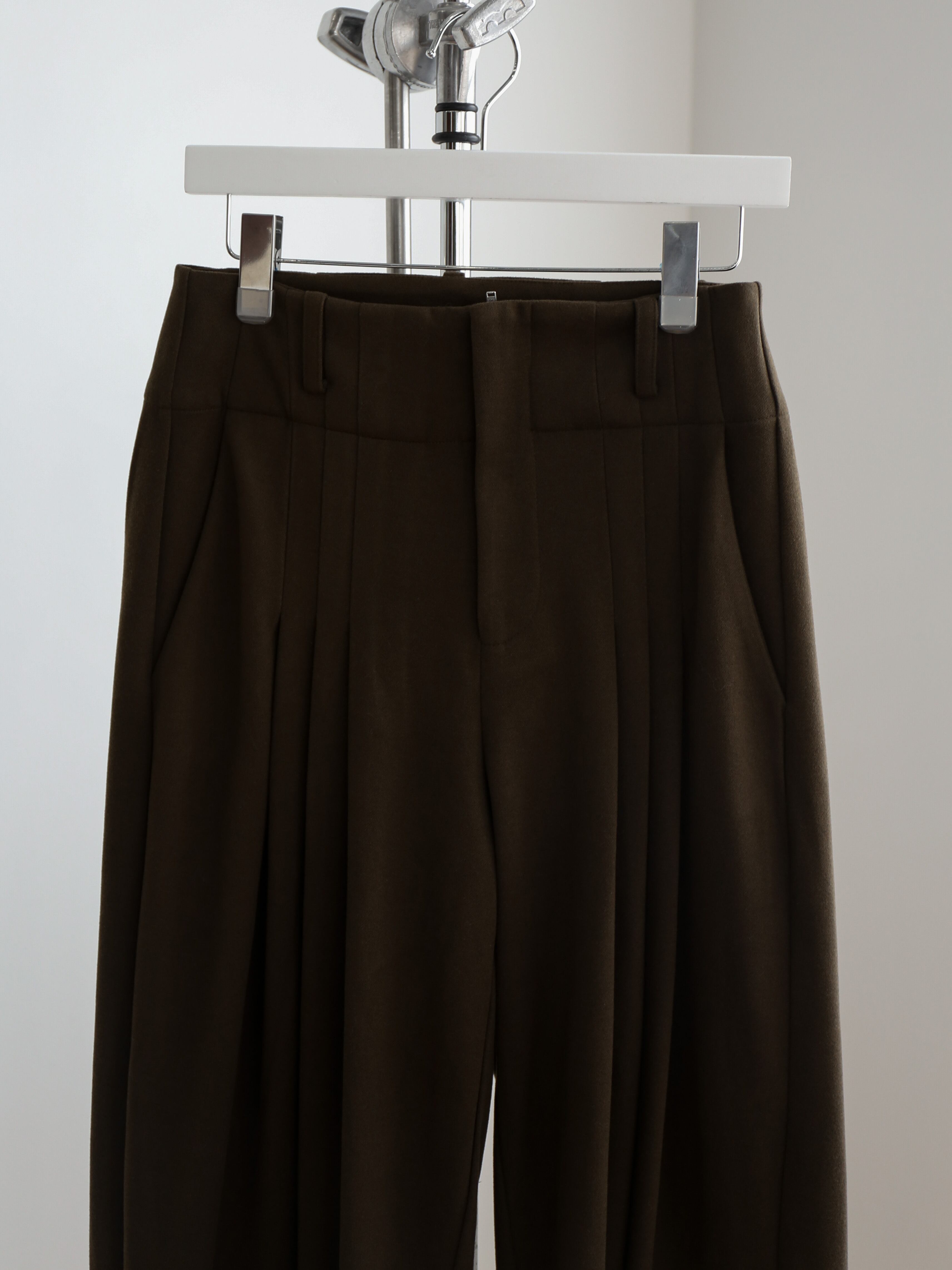 3tuck wide slacks（olive brown） | Cara by Katrin TOKYO